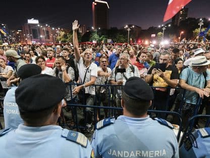 Scrisoare deschisă a jurnalistei Emilia Șercan pentru românii de peste granițe: „Draga mea diasporă, îți scriu cu rugămintea să ne mai întinzi o mână de ajutor”