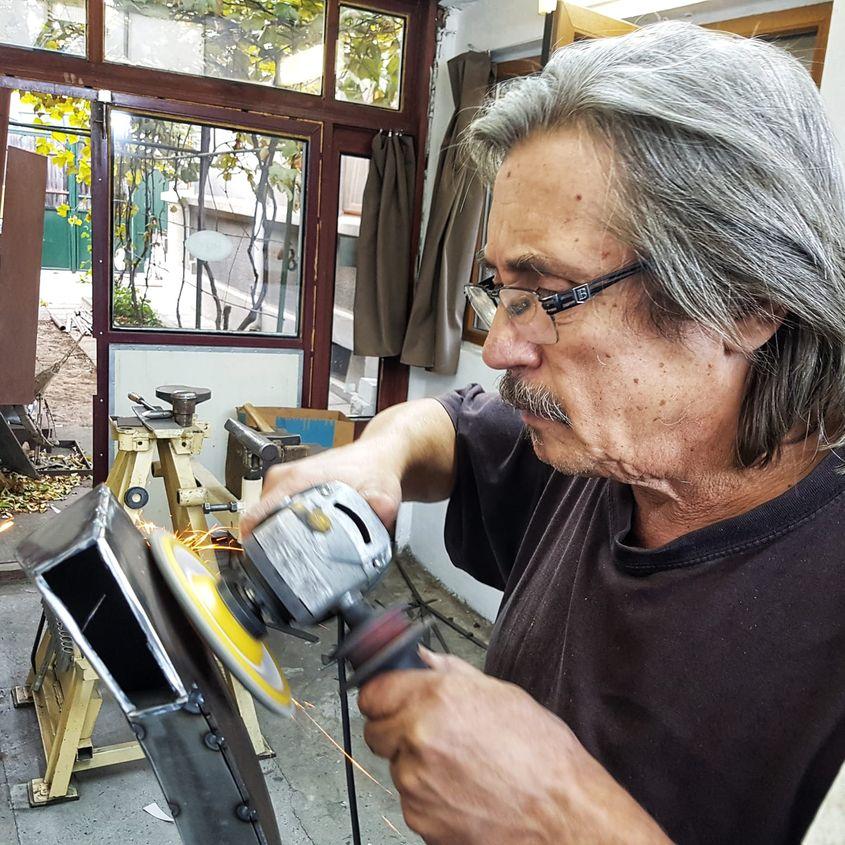 Bogdan Hojbotă - etapă de lucru a unei sculpturi în metal