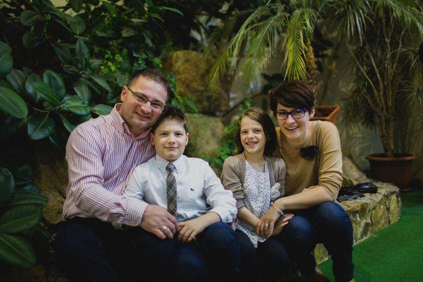 Familia Vesa: Valentin (36 de ani), Luca (11 ani), Hannah (8 ani) și Oana (37 de ani). Foto: Arhiva personală