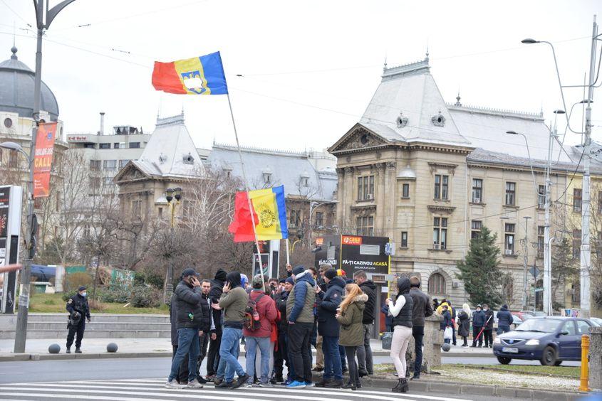 Protestele AUR sunt locuri de întâlnire și socializare pentru „patrioții” români. Foto: Lucian Muntean