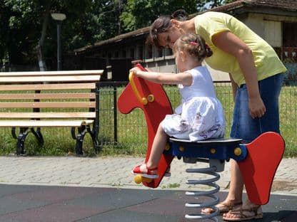 Copil neiubit, aştept mamă şi tată