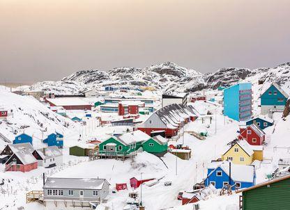 Reportaj din Nuuk: Groenlanda, o insulă între fronturi