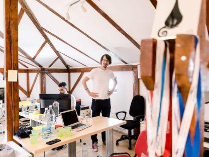 România digitală - Bogdan Ivănel de la Code for Romania: "Competiția instituțională pe banii contribuabililor e stupidă"