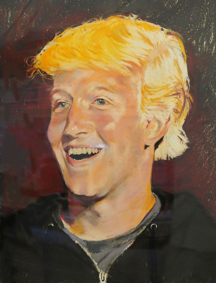 Artistul american Eric Yahnker l-a pictat pe Mark Zuckerberg cu trăsăturile și chica lui Donald Trump pentru a sublinia aportul major al rețelei Facebook în alegerea acestuia ca președinte al SUA.  Foto: Laurence Agron | Dreamstime.com