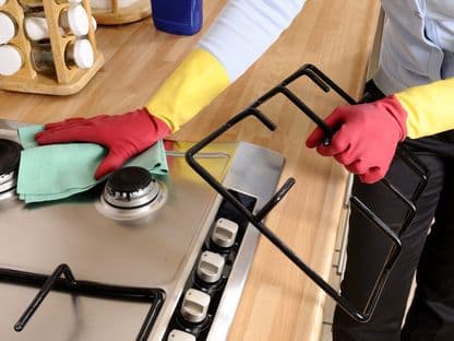 Tichetele casnice pentru români: doar 7 angajatori au accesat programul anul acesta. Număr mic și al prestatorilor care vor să beneficieze de protecție socială