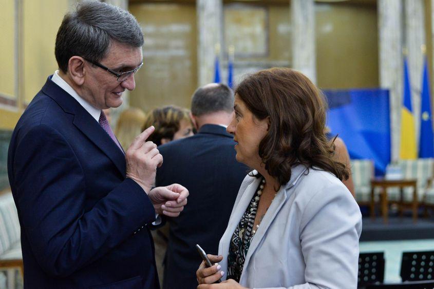 O discuție cu Victor Ciorbea, Avocatul Poporului. Foto: Lucian Muntean