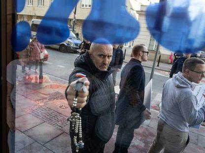 Activistele poloneze au deschis o clinică de avorturi. Oponenții au stropit-o cu acid