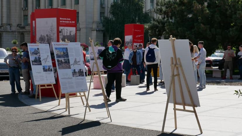 Piața Revoluției a intrat în atenția Asociației Străzi pentru Oameni în timp ce organizația căuta un spațiu mai mic în care să testeze noi moduri de folosire a spațiului public. FOTO: Norbert Nemeș