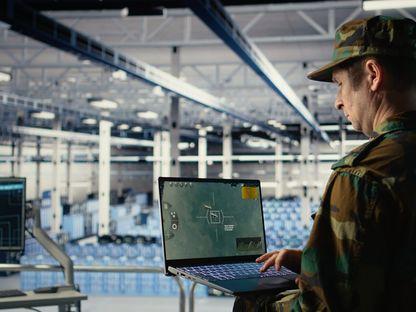 Pentagon-Anthropic-OpenAI: un triunghi cu multe ipoteze și un nou mod de a folosi tehnologia în apărare