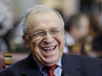 Capul, zâmbetul și marele regret al lui Ion Iliescu. Și cu ce rămânem după el