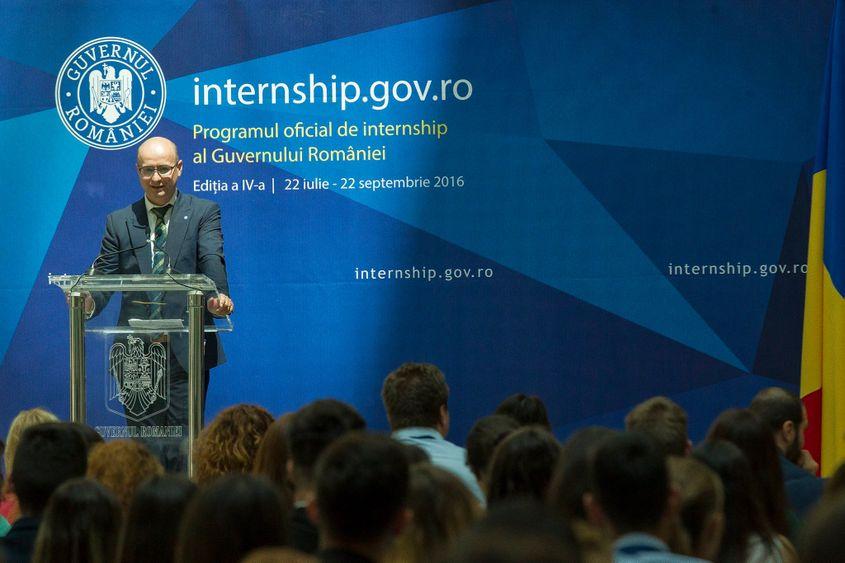 Radu Puchiu, fost secretar de stat și coordonatar al programului FOTO (c) Facebook Internship Guvernul României