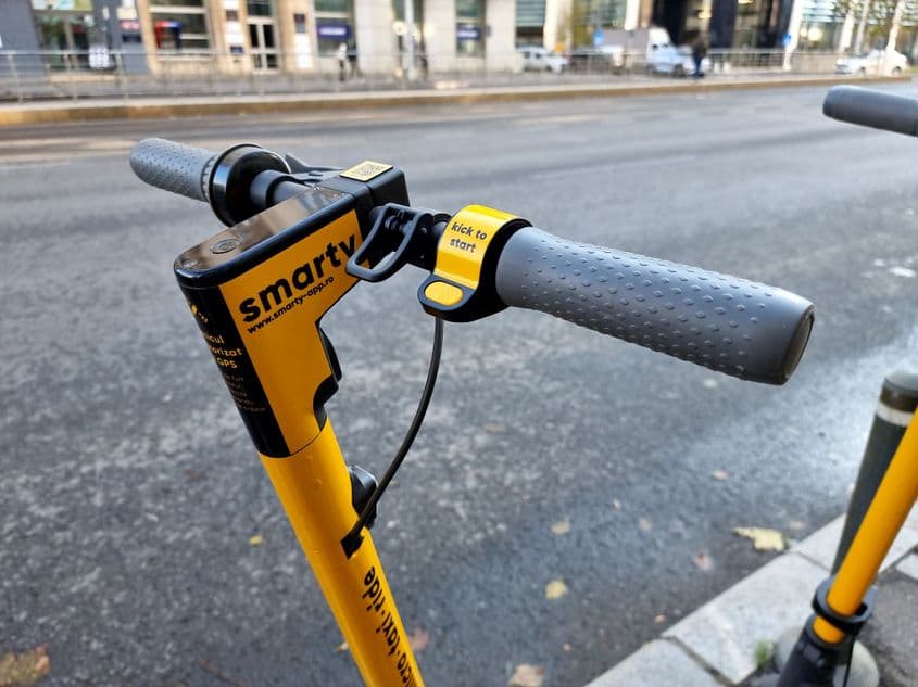 Proprietarii de flote de mașini, dar și cei dispuși să investească în flote de trotinete electrice, pot folosi Smarty App pentru a-și monetiza investiția fără alte bătăi de cap