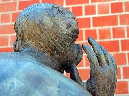 Atenție, robotul veghează!