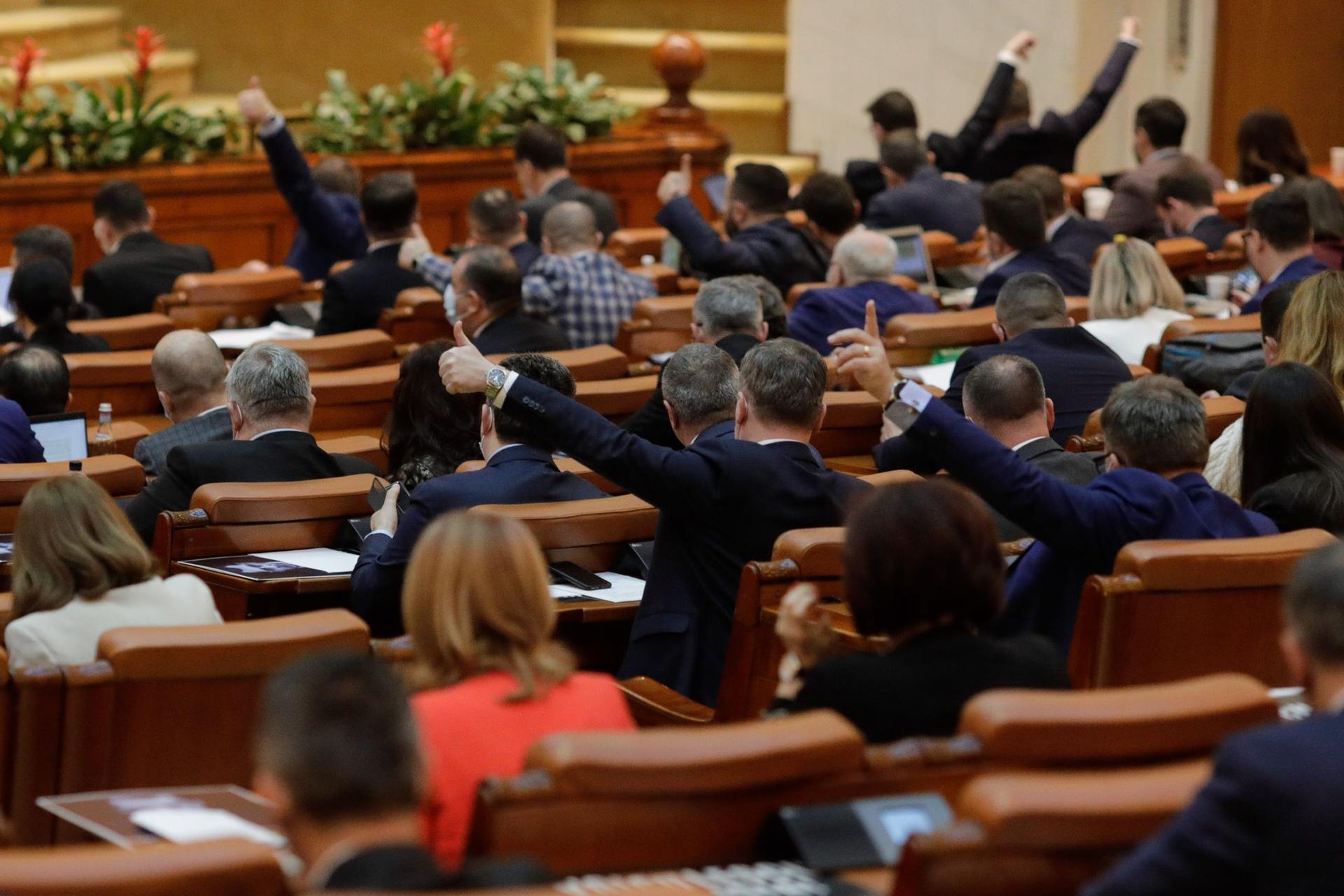 Sedință în plenul Camerei Deputaților și Senatului, miercuri, 17 februarie 2021. Foto: Inquam Photos / George Calin