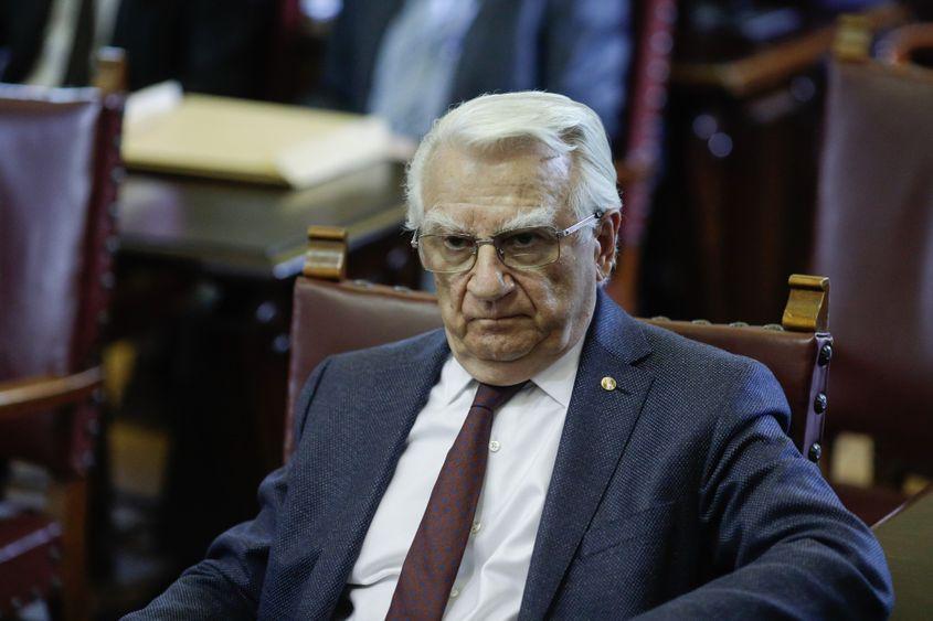 Academician Victor Voicu participă la aniversarea a 156 de ani de la înfiinţare a Academiei Române, la sediul Academiei din București, 5 aprilie 2022. Inquam Photos / George Călin