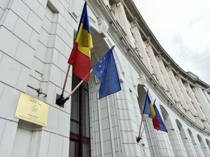 PRIMA VICTORIE. Înalta Curte redeschide o parte a dosarului de kompromat împotriva Emiliei Șercan. Urmărirea penală împotriva lui Lucian Bode “nu a fost temeinică și completă”