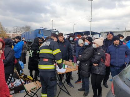 Bun venit în România, locul unde toți ajută, dar nu vorbesc între ei. Raed Arafat: „Pregătirea pentru refugiați se face integrat”. Activiștii: E haos și comunicare zero