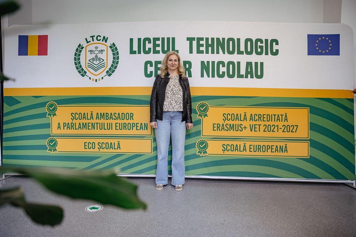 Marinela Culea, directoarea Liceului «Cezar Nicolau» din Brănești. Foto: Eli Driu