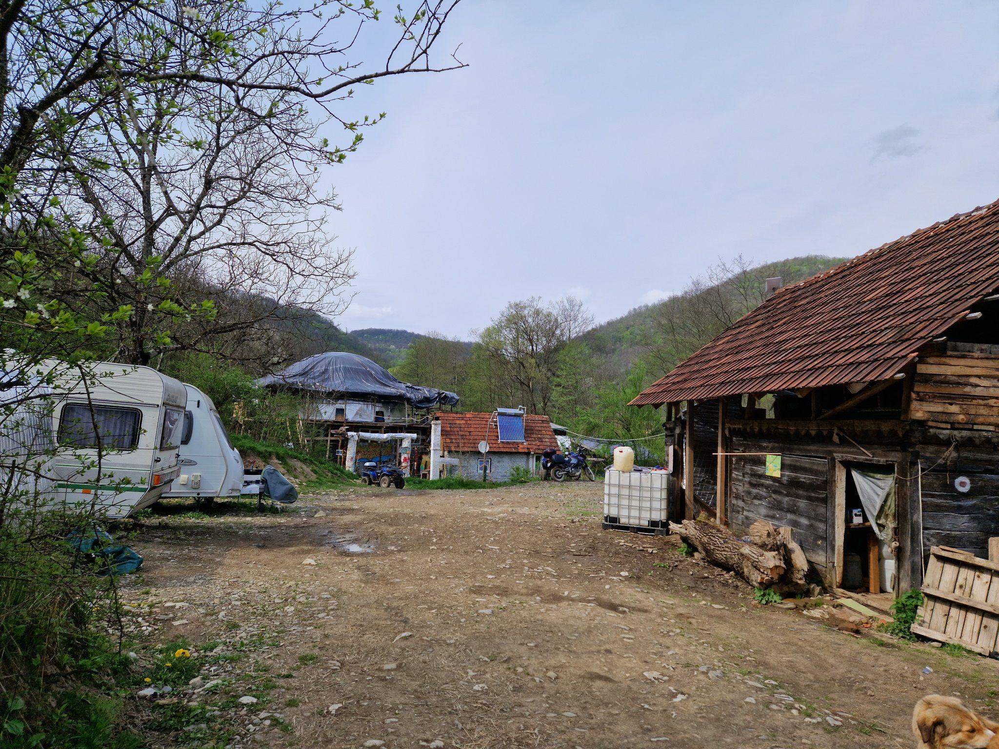 Ferma și anexele ei. Foto: Răzvan Filip