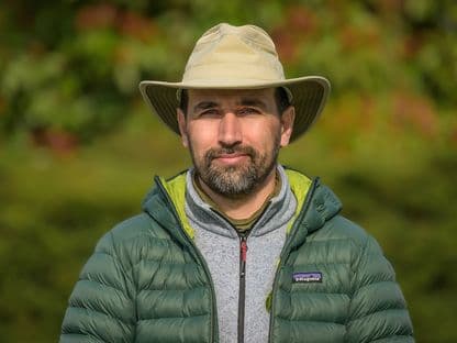 De la electrotehnică și economie la "România Sălbatică". Povestea lui Dan Dinu, omul care a redefinit fotografia și filmul documentar despre natură în România (P)