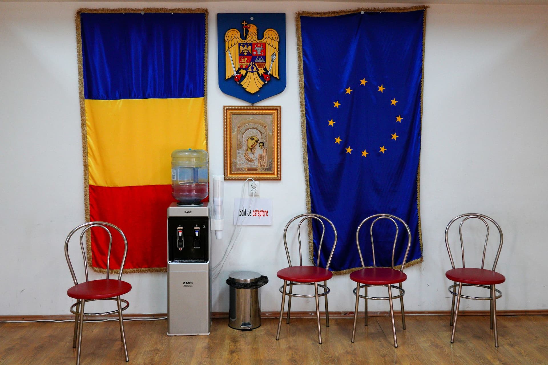 Sala de așteptare a centrului de vaccinare din Călățele