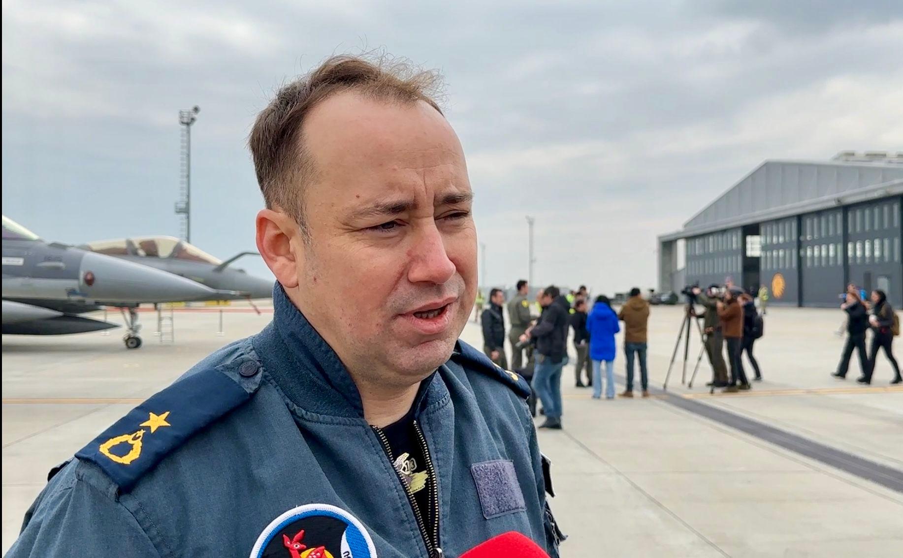 Pilot turc, unul dintre cei doi piloți ai avioanelor F-16 care au participat la exercițiul NATO de la Borcea. Foto: Carolina Drüten