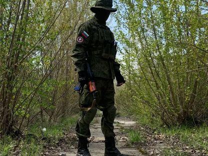 Joaca „de-a soldații”. Tineri pasionați de reconstituiri istorice sunt racolați de extremiști pe internet și ajung să participe la acțiuni ale Armatei Române