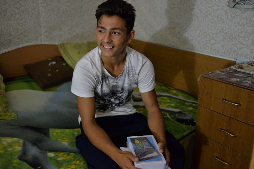 PressOne i-a făcut cadou lui Alex o tabletă.