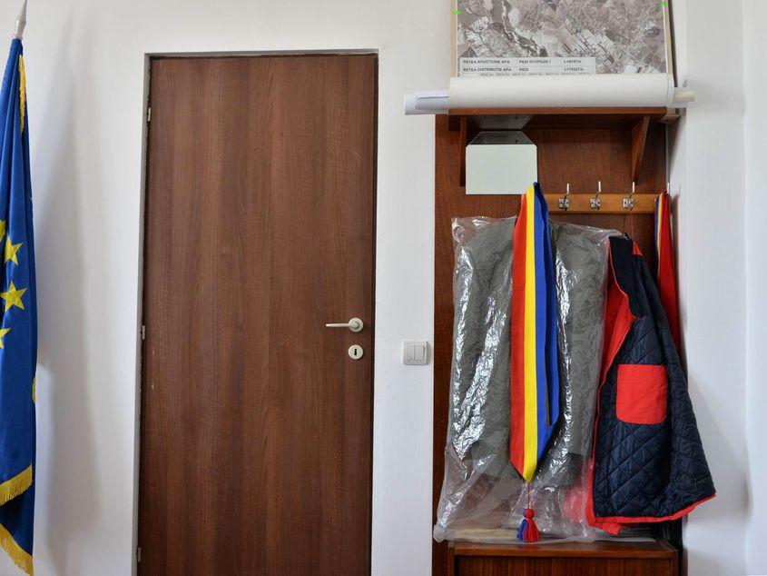 În urma Deciziei CCR, cel puţin în 13 localităţi se vor relua alegerile pentru primar. Foto: Lucian Muntean