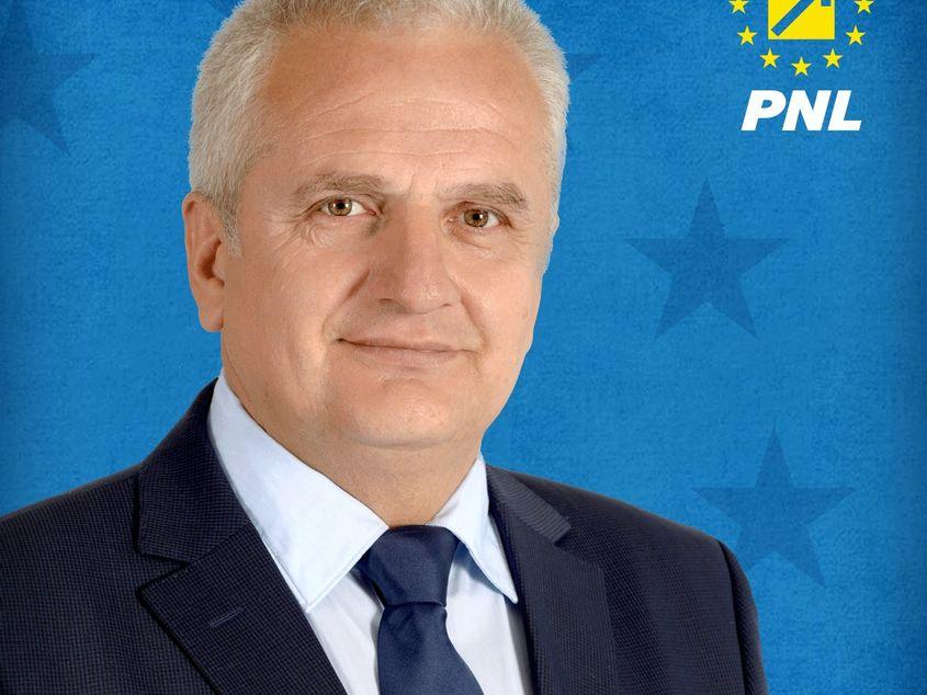 În ultimii cinci ani, primăria Cristian, condusă de Gicu Cojocaru (PNL) a cheltuit aproape un milion de euro pentru servicii de social media, informarea cetățenilor, promovare și presă. Foto: Facebook