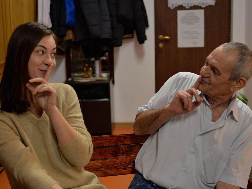Reporterii PressOne au făcut mai multe vizite până au reuşit să câştige încrederea locatarilor din Camera 32. Fotografii: Lucian Muntean