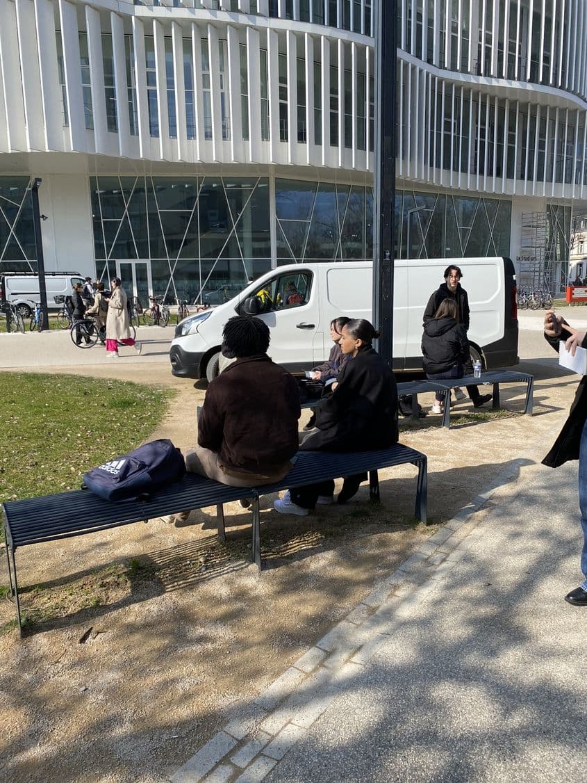 Tinerii din Strasbourg nu se simt reprezentați politic în Parlamentul European. Foto: PressOne
