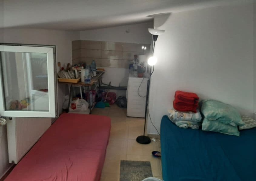 Aceeași garsonieră de mai sus, "potrivită" pentru o mamă cu doi copii, detaliu. Postare de pe grupul de Facebook "Uniți pentru Ucraina"