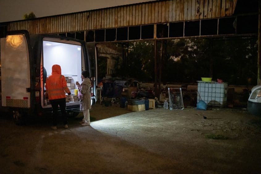 Uneori, un ceai cald e suficient ca să faci pe cineva fericit. Foto: Mihai von Eremia
