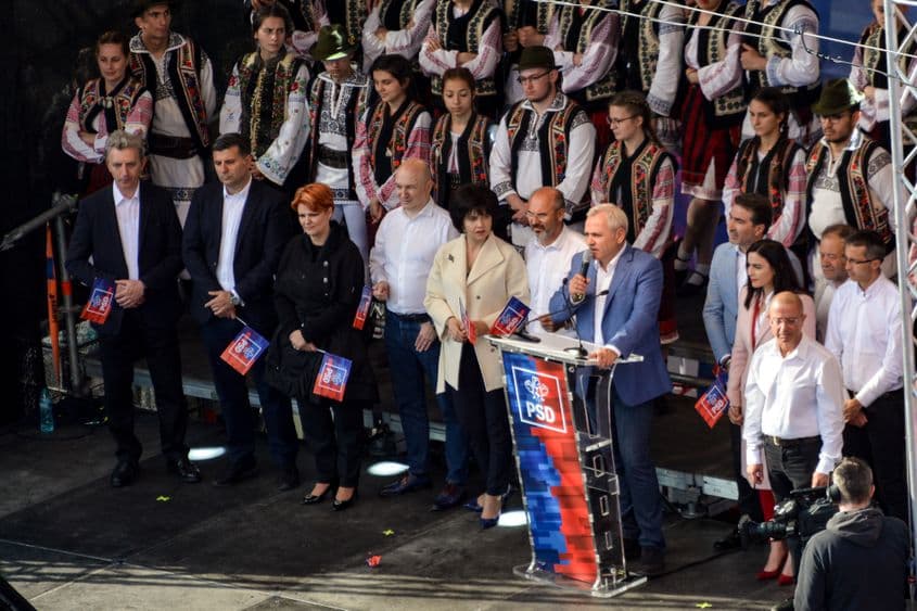 Liviu Dragnea a preluat harul de la Ion Iliescu și are parte de vreme însorită la mitinguri