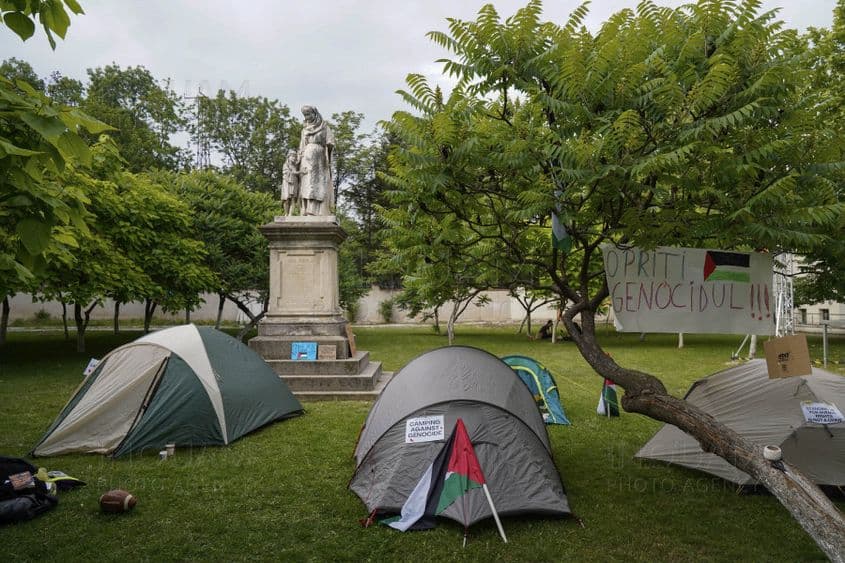 Sursa: Inquam Photos, student encampment pro-Palestina UB