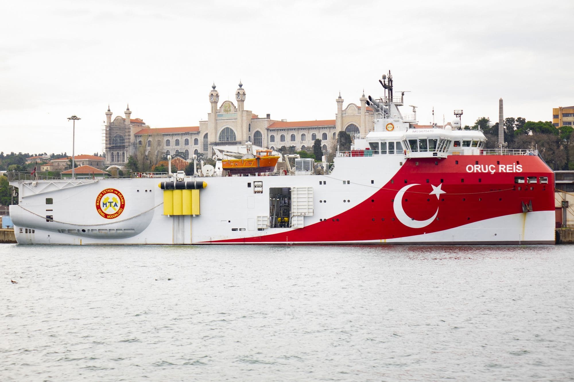 Vasul de cercetare Oruç Reis, aflat în mijlocul înfruntărilor navale din luna august 2020. Foto: Batuhan Toker | Dreamstime.com