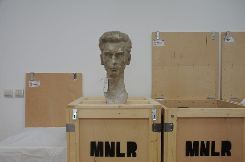 „Condotierul” Tonegaru, exponatul cu numărul 474 din Muzeul Național al Literaturii Române. Foto: Lucian Muntean