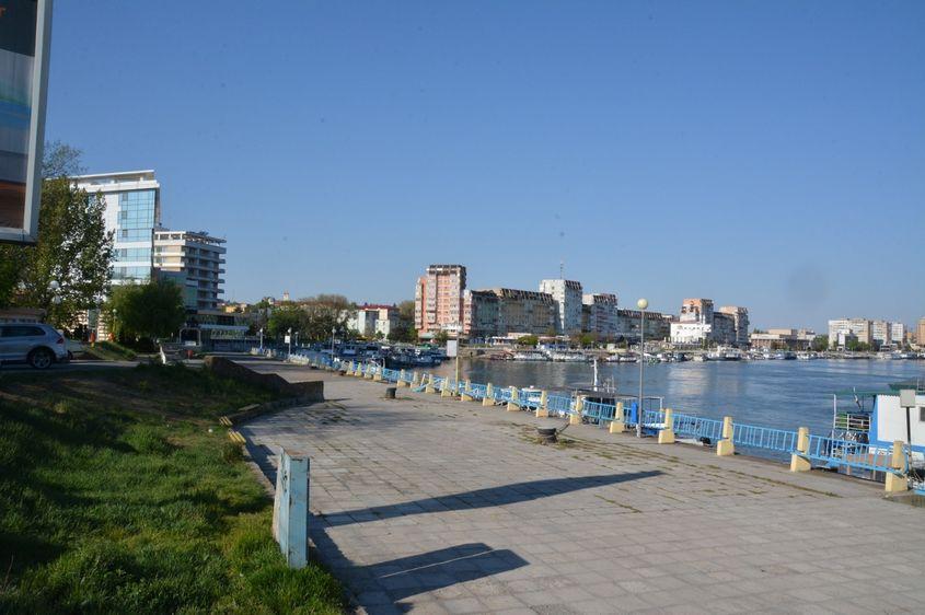 Faleza din Tulcea azi. Fotografie de Mugur Pătrașcu