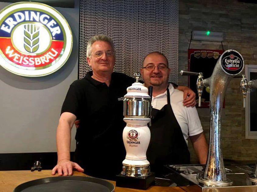 Radu Popovici și Costel Clipescu au deschis un restaurant în Alcalá de Henares, la 35 de kilometri de Madrid. Foto: Arhiva personală