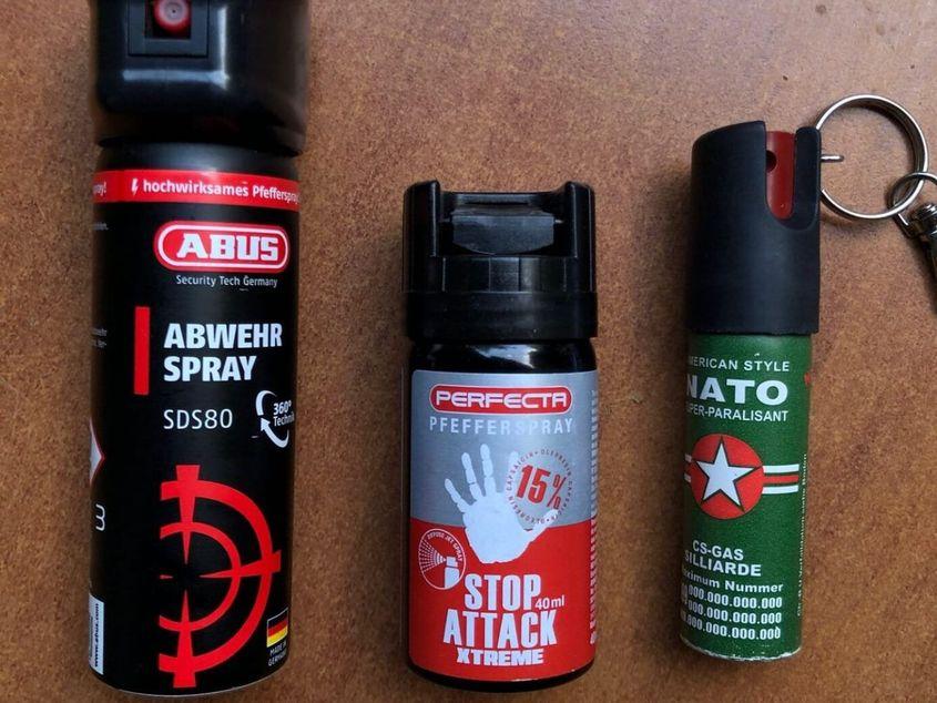 Frica este cea care ne determină să purtăm asupra noastră protecție suplimentară. Nu bravada, nu intenția de a tulbura ordinea sau de a „instiga”, doar nevoia acută de protecție ne face să purtăm asupra noastră un spray cu piper. Foto: Jandarmeria Română