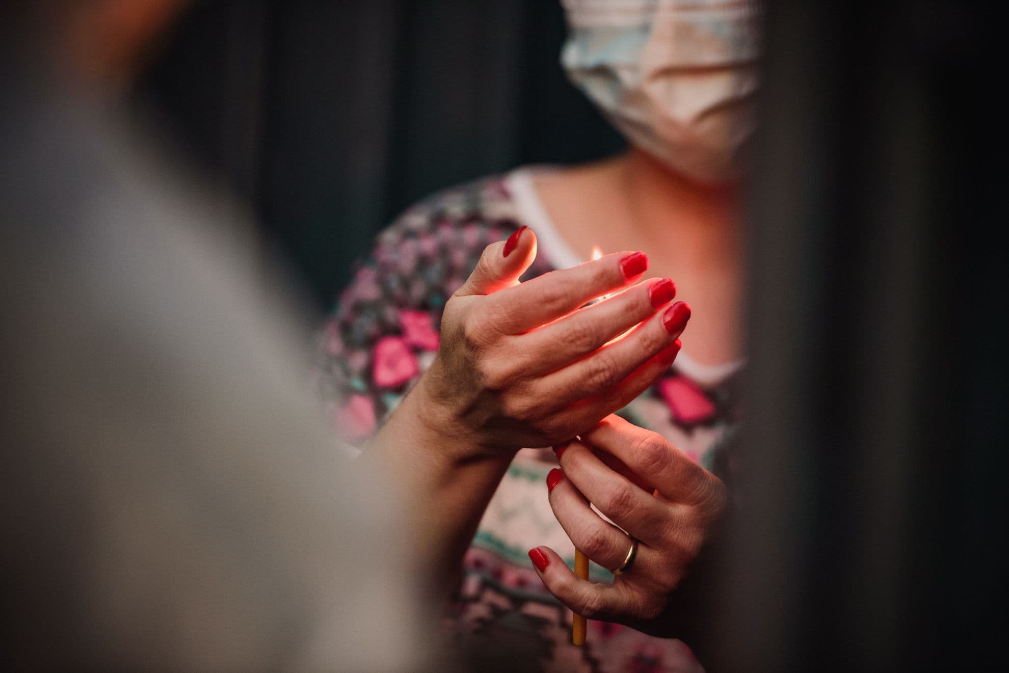 Odată ajunsă la cei care o așteaptă, este primită cu grijă.