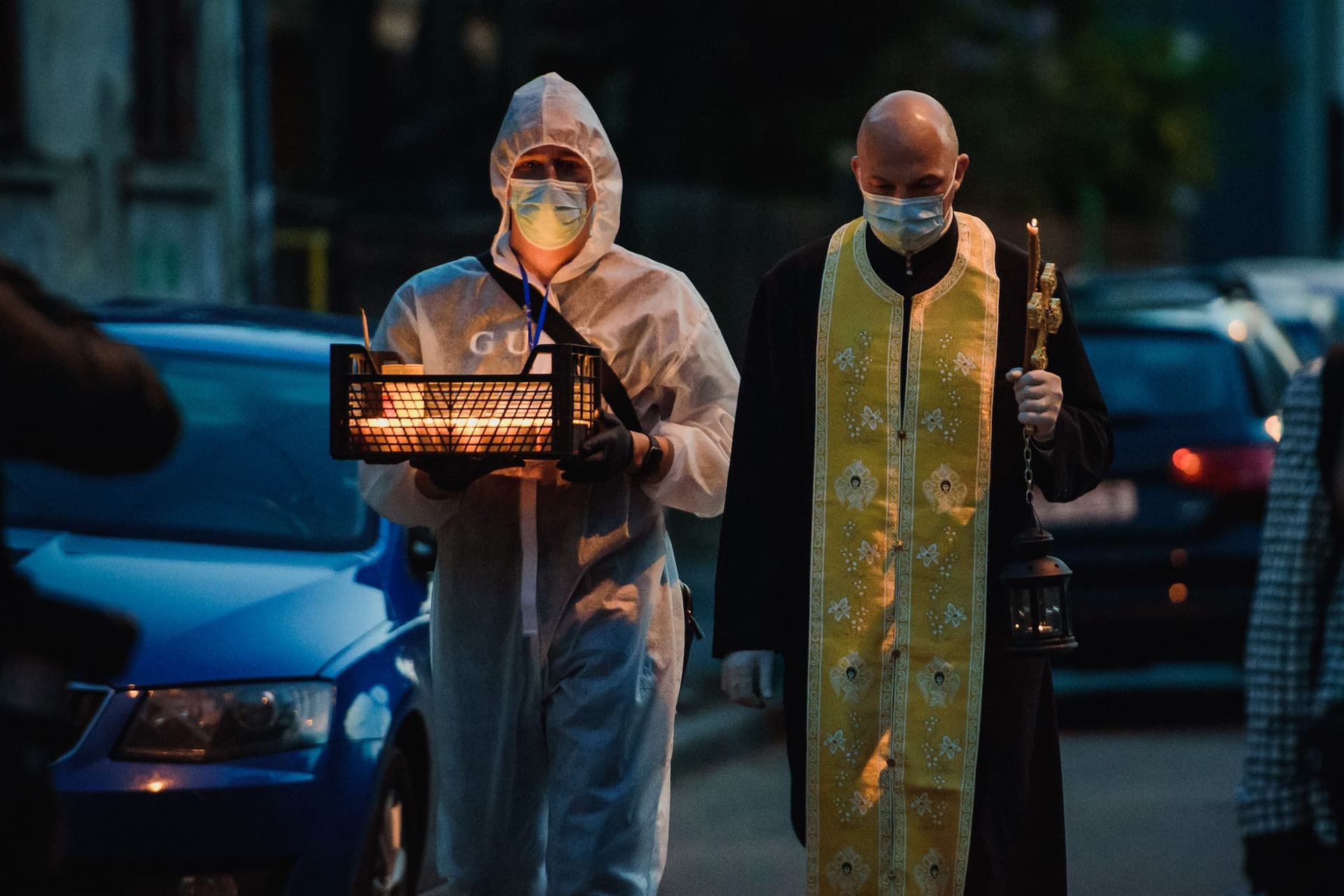 Lumina a venit cu protecție sanitară de Paști în 2020. Foto: Ioana Epure