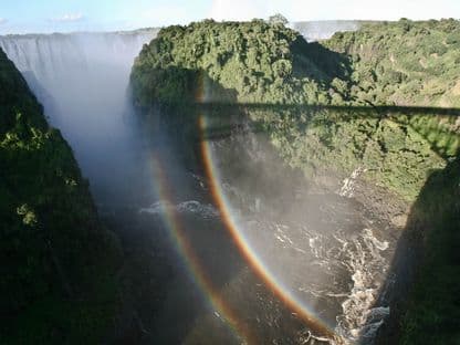Dublu curcubeu la cascada Victoria