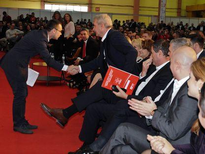 FOTOREPORTAJ. Congresul celor două sticle cu apă