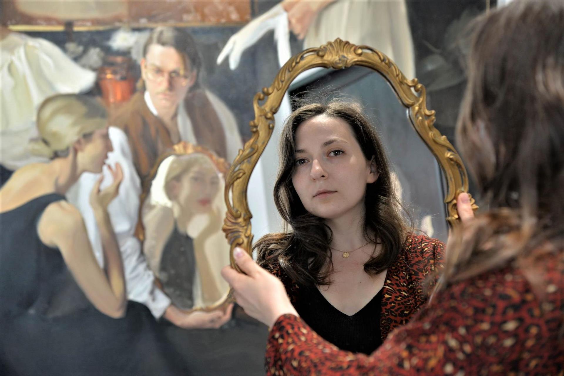 Elena Bria în expoziția din galeria Arbor din București, iunie 2021. Foto Lucian Muntean