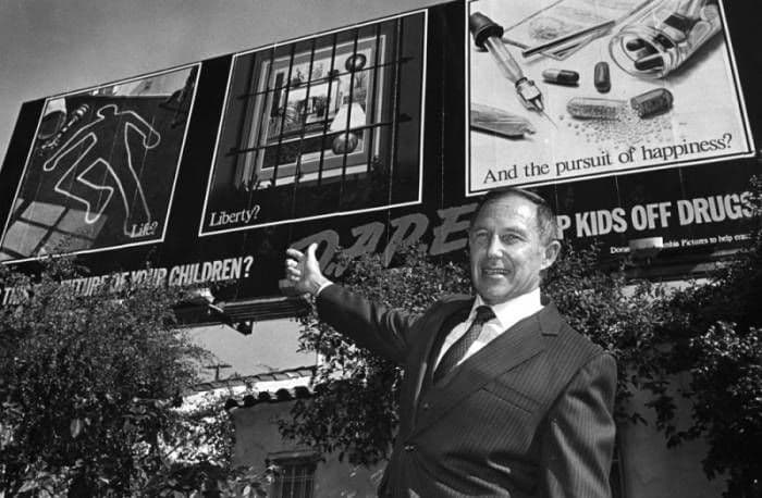 Ăsta e viitorul copiilor tăi, 1987. <a target="_blank" rel="noreferrer noopener" href="https://tessa2.lapl.org/digital/collection/photos/id/16176" target="_blank">Sursa foto</a>