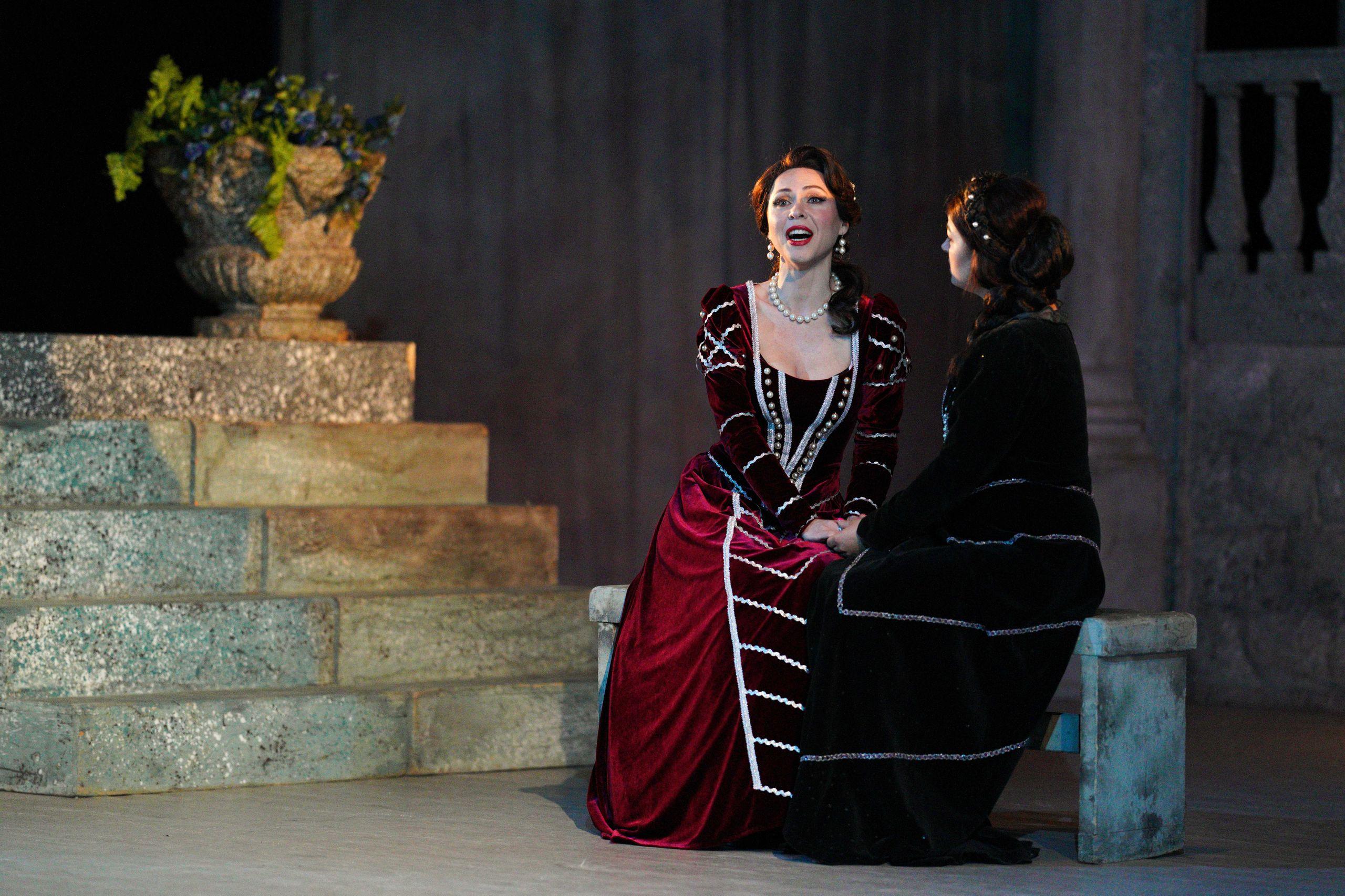 Anna Bondarenko în „Trubadurul”, la Opera Națională din Cluj, Foto: Raul Ștef