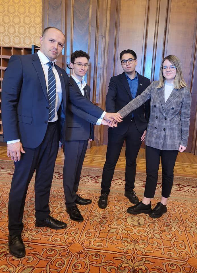 Deputatul Alexandru Kocsis este cel care și-a asumat depunerea proiectului de lege inițiat de studenți în Parlament