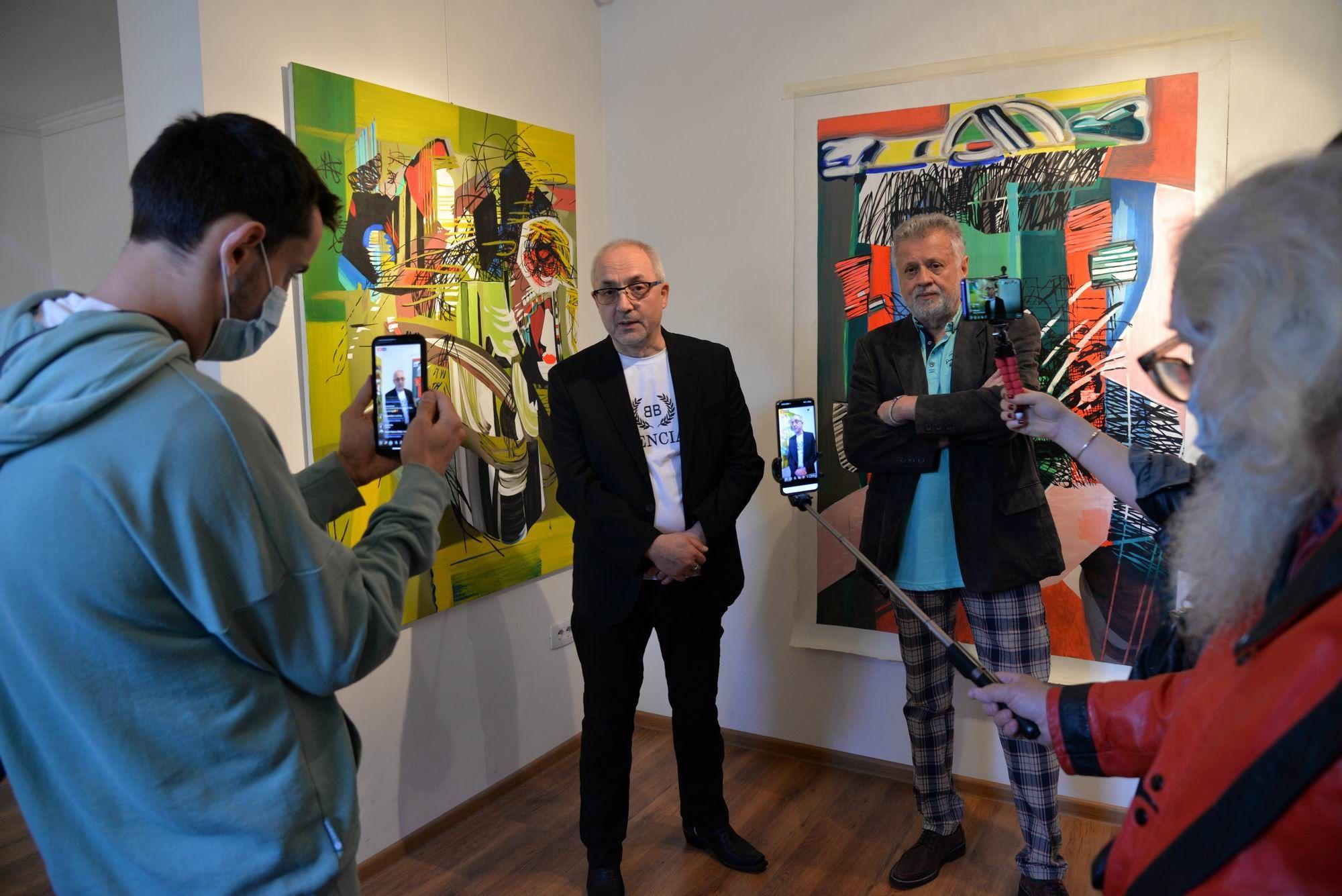 Mihail Iordache și Pavel Șușară în expoziția personală la MAMCO din București, aprilie 2021. Foto Lucian Muntean